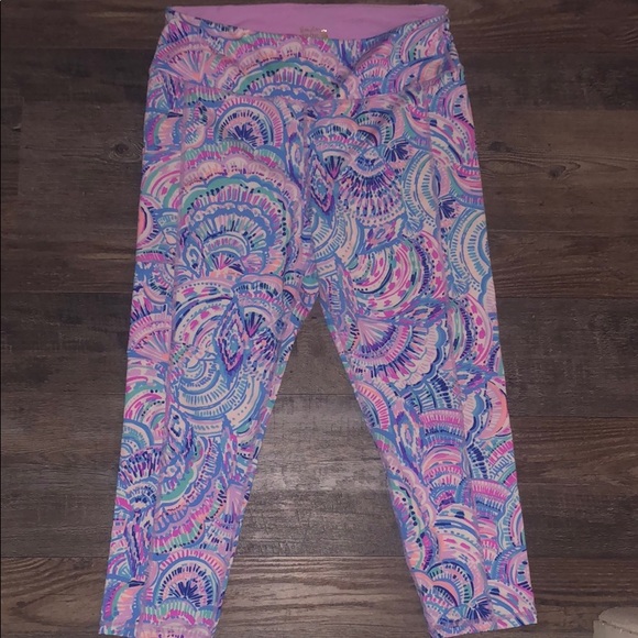 Lilly Pulitzer Pants - 💜BNWOT LILLY PULIZER LEGGINGS💜